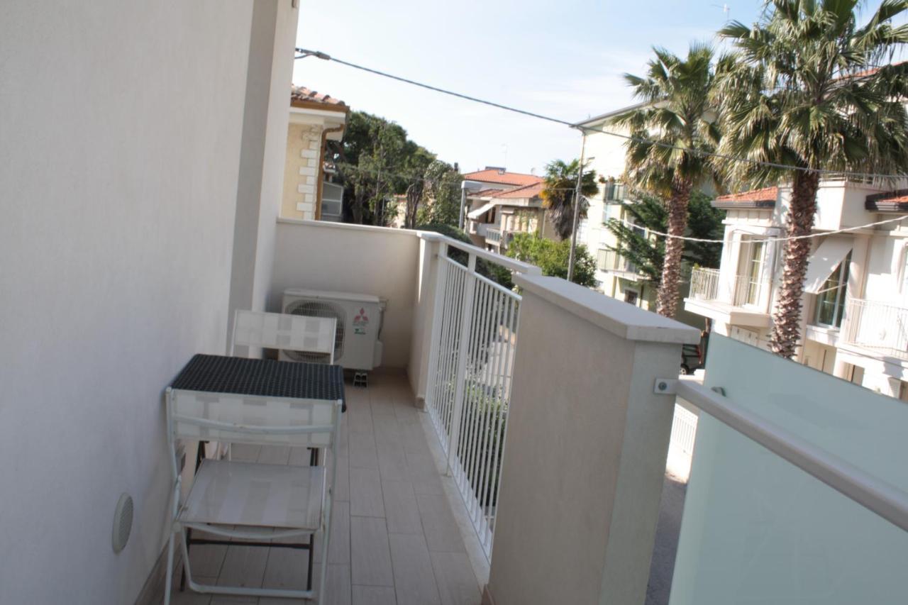 Casa Vacanze Aurora Centro Rímini Exterior foto