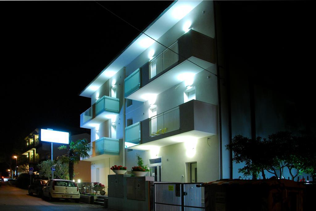 Casa Vacanze Aurora Centro Rímini Exterior foto
